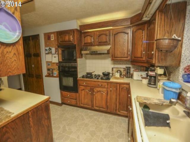 2805 Southwest 178th Avenue Aloha, OR 97003 - Photo 6 of 14