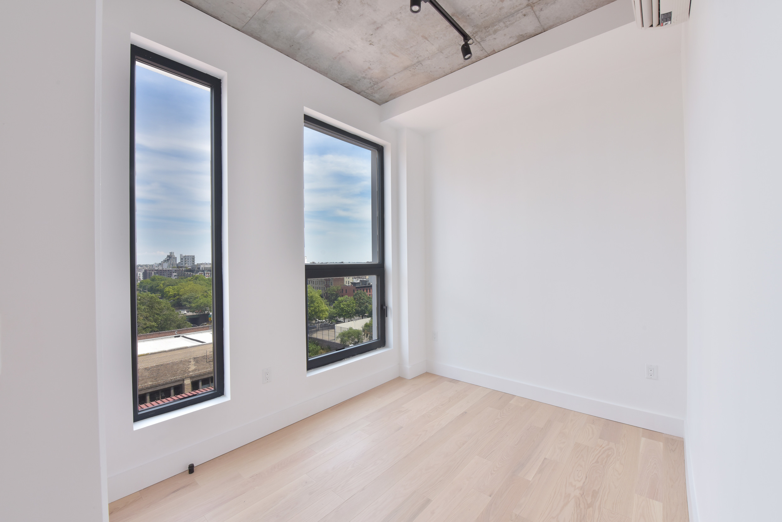 312 Broadway, Unit 6A Brooklyn, NY 11211 - Photo 5 of 9