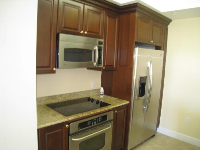 4 Renaissance Way, Unit 304 Boynton Beach, FL 33426 - Photo 4 of 7 Gallery Image 4