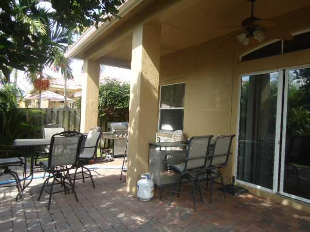 Encantada Pembroke Pines, FL 33029 - Photo 12 of 17
