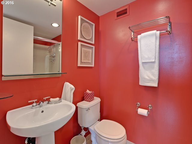 111 Southwest Harrison Street, Unit 11F Portland, OR 97201 - Photo 13 of 16