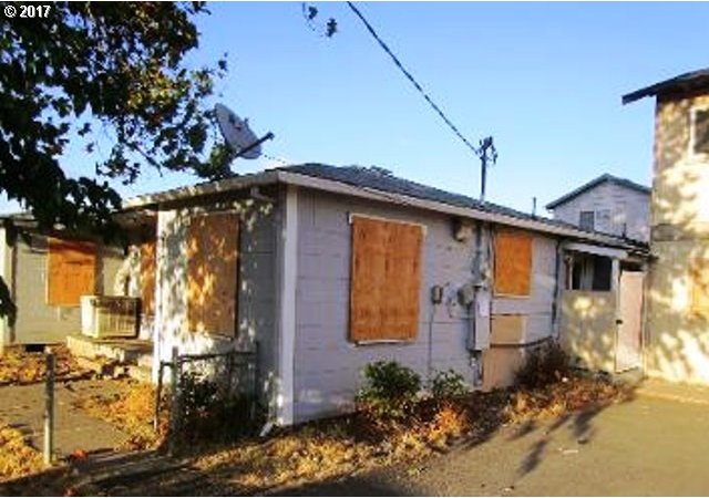 1866 Springbrook Road Medford, OR 97504 - Photo 4 of 4 Gallery Image 4