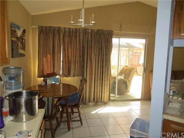 371 Red Spruce Place Perris, CA 92570 - Photo 6 of 10