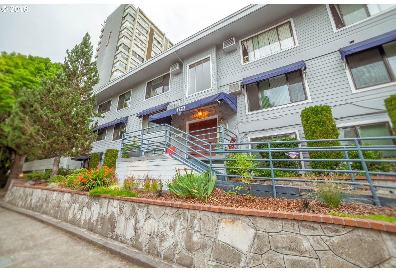 1727 Northeast Multnomah Street, Unit 12 Portland, OR 97232 - Photo 1 of 19