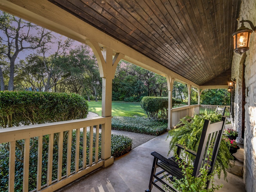 805 Crystal Mountain Drive Austin, TX 78733 - Photo 4 of 38