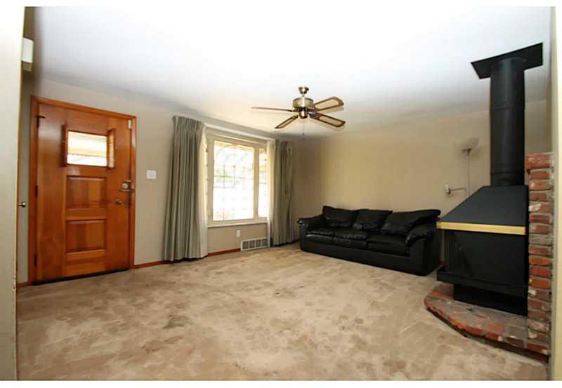 1019 Silver Lane McKees Rocks, PA 15136 - Photo 4 of 23 Gallery Image 4
