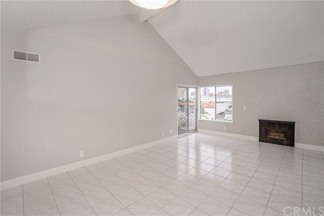 $350,000 | 955 East 3rd Street, Unit 405, Long Beach, CA 90802