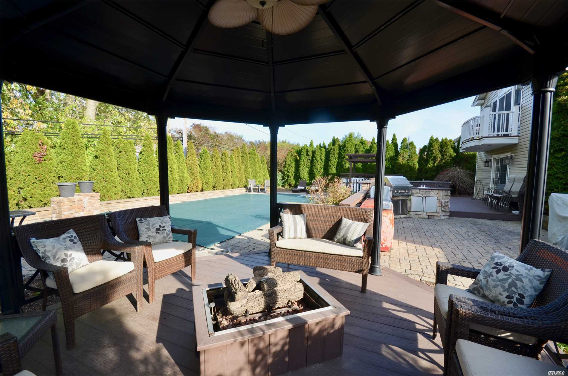 37 Sioux Drive Commack, NY 11725 - Photo 18 of 20