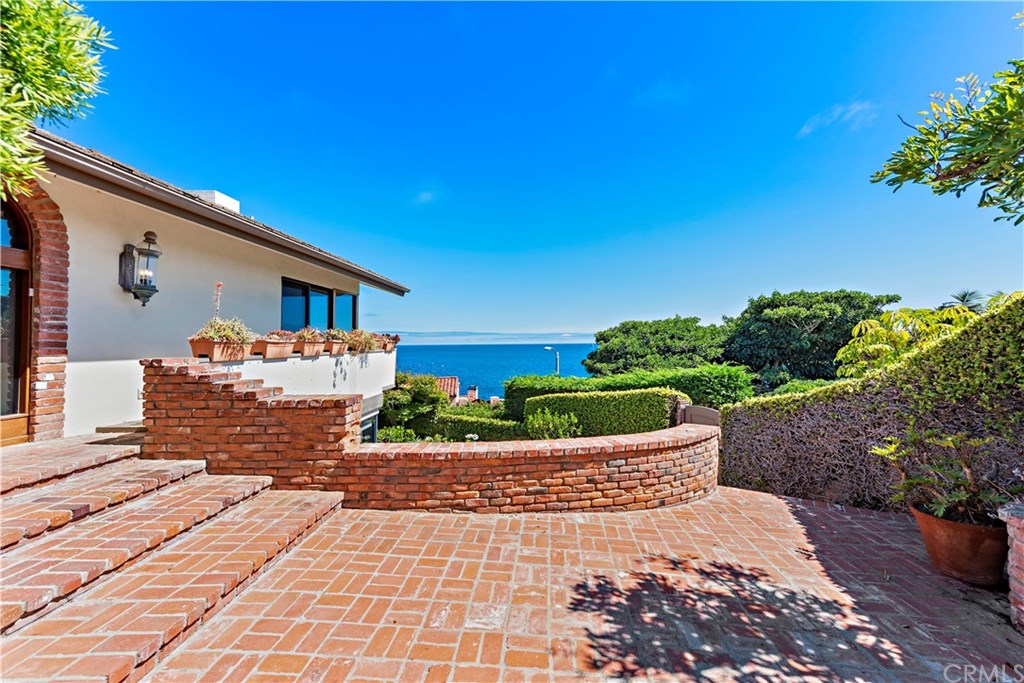 191 Emerald Bay Laguna Beach, CA 92651 - Photo 23 of 36