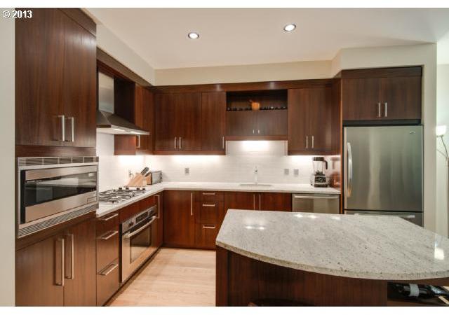2351 Northwest Westover Road, Unit 405 Portland, OR 97210 - Photo 6 of 14 Gallery Image 6