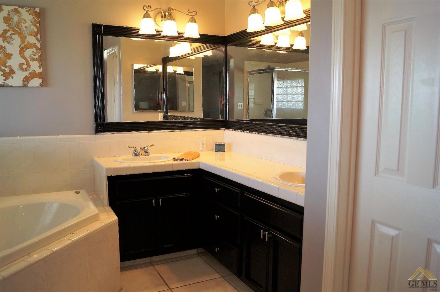 5407 Spring Flower Way Bakersfield, CA 93313 - Photo 15 of 21