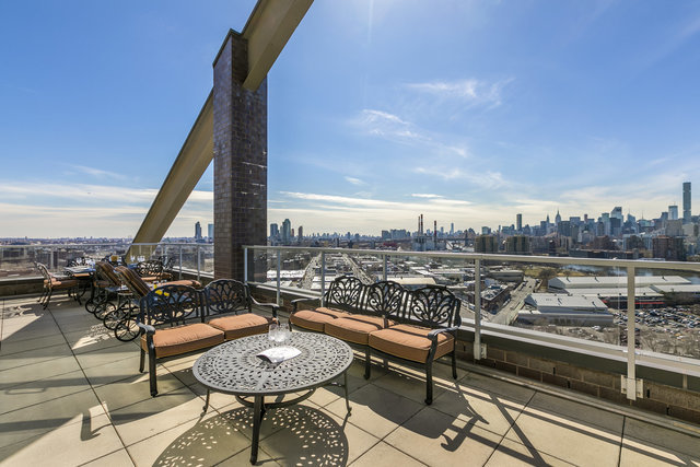 East River Tower 11-24 31st Ave, Queens, NY 11106 - Photo 6 of 7