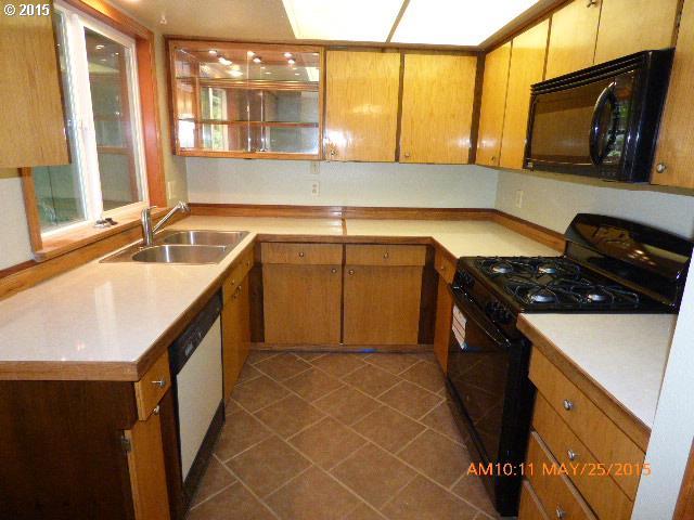 6585 Southwest 203rd Avenue Aloha, OR 97078 - Photo 10 of 16