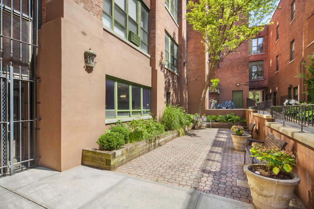 Clinton Mews 372 Dekalb Ave, Brooklyn, NY 11205 - Photo 6 of 8