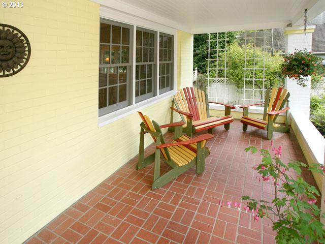 1685 South Radcliffe Road Portland, OR 97219 - Photo 2 of 16 Gallery Image 2