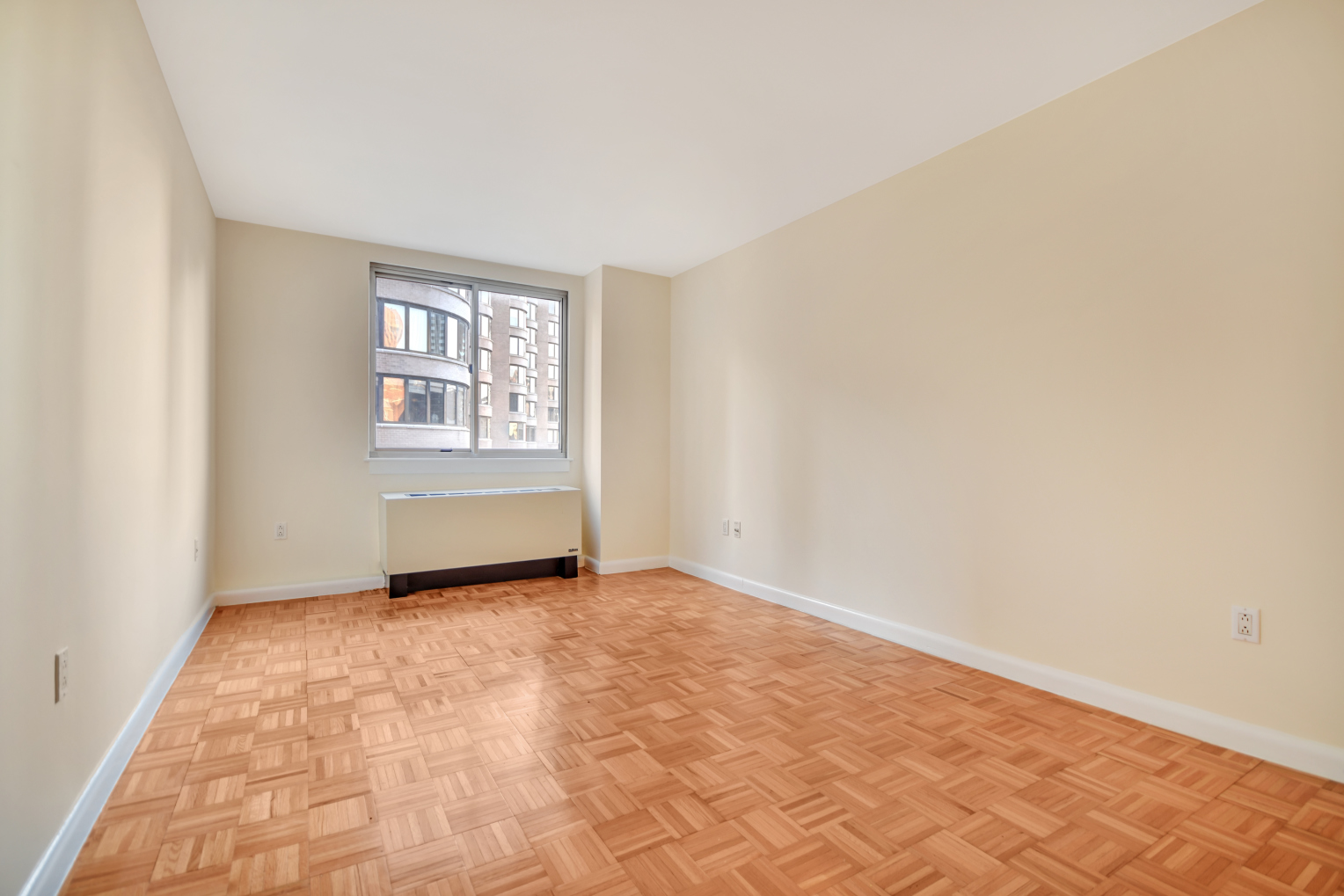 308 East 38th Street, Unit 11C Manhattan, NY 10016 - Photo 3 of 9