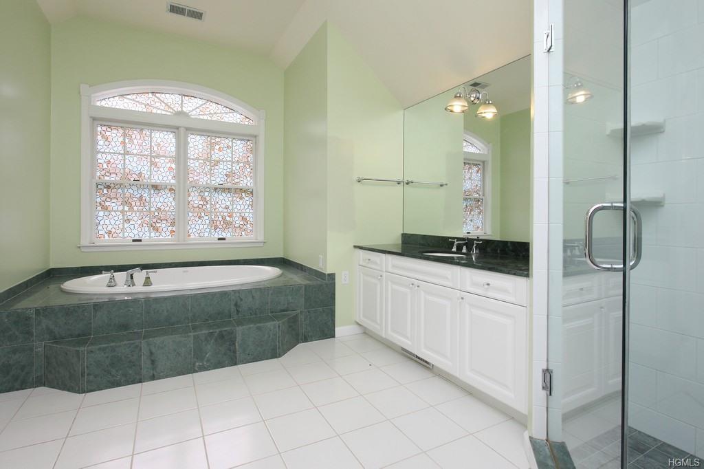 34 Pebblebrook Way Chappaqua, NY 10514 - Photo 13 of 20