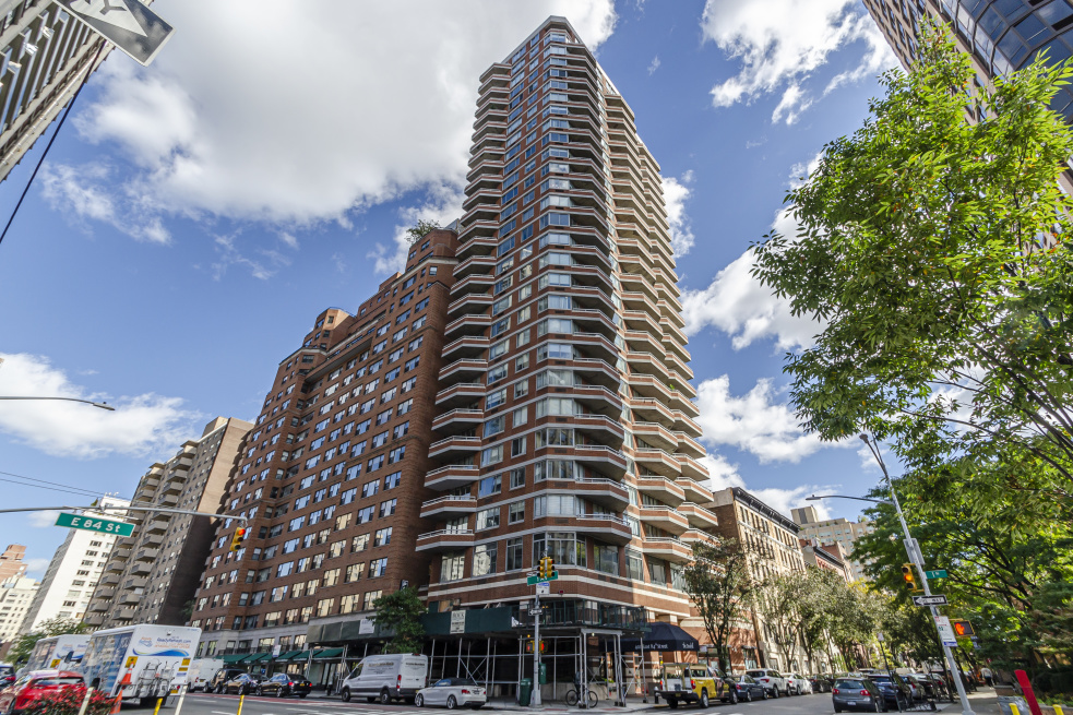 The Dunhill 401 E 84th St, Manhattan, NY 10028 - Photo 2 of 3