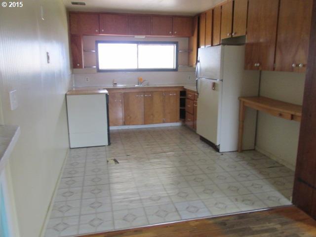 196 Applegate Street Yoncalla, OR 97499 - Photo 4 of 12