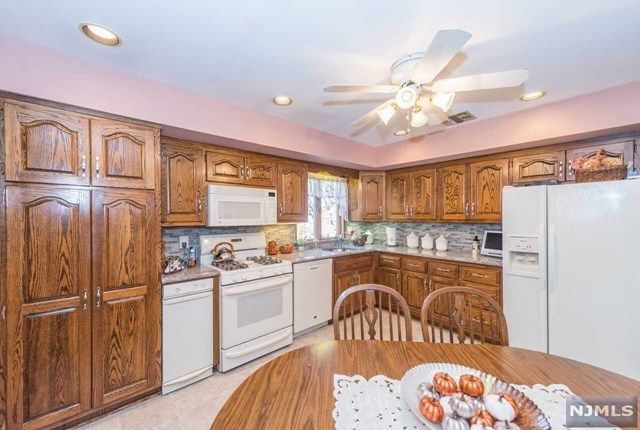 33 Towsen Road Wayne, NJ 07470 - Photo 7 of 22