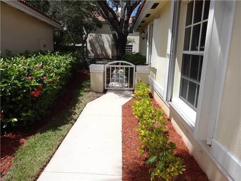 855 Garnet Circle Weston, FL 33326 - Photo 3 of 23