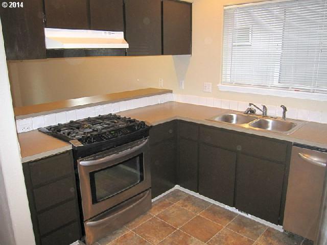 4524 Southeast Rural Street Portland, OR 97206 - Photo 2 of 8 Gallery Image 2