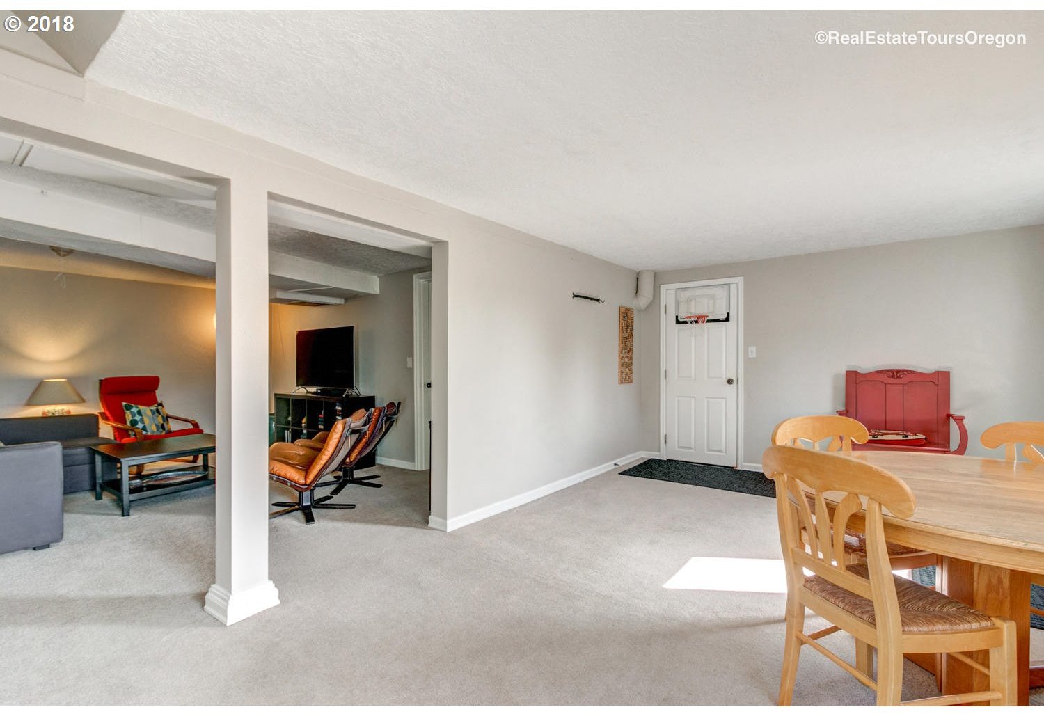 2216 Southwest Sunset Drive Portland, OR 97239 - Photo 20 of 32 Gallery Image 20