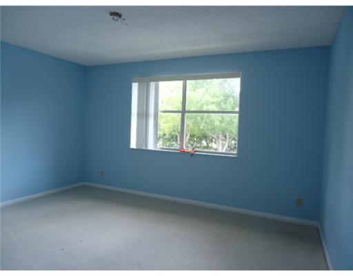 8977 Wiles Road, Unit 2012 Coral Springs, FL 33067 - Photo 6 of 10 Gallery Image 6