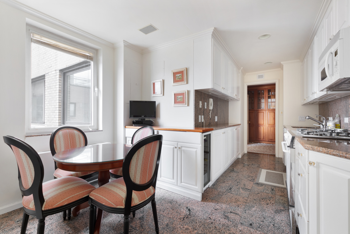 860 5th Avenue, Unit 20A Manhattan, NY 10065 - Photo 10 of 13