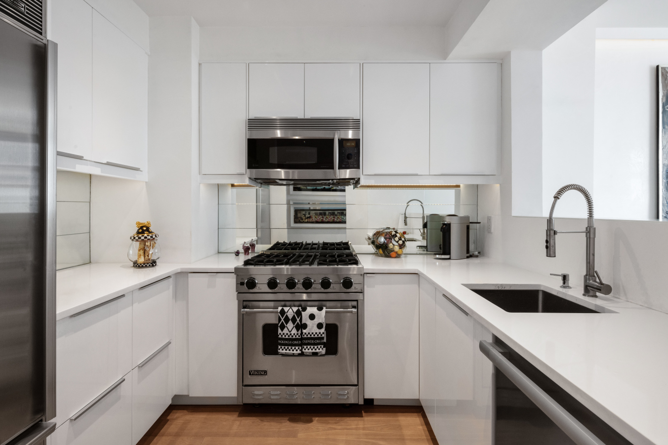 1 Morton Square, Unit 3BW Manhattan, NY 10014 - Photo 3 of 9