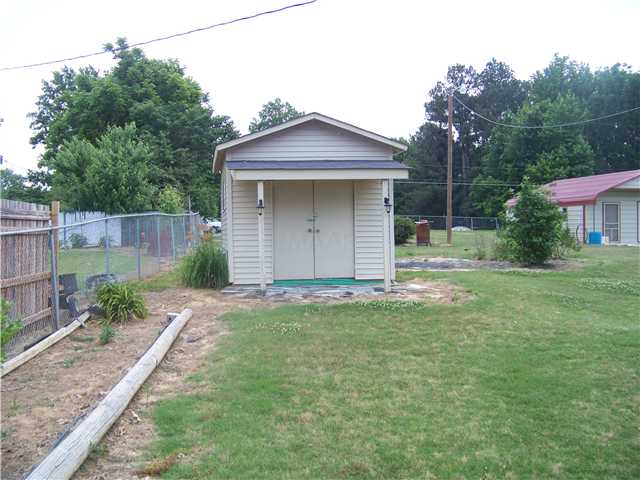 214 Griggs Road Ripley, TN 38063 - Photo 3 of 15