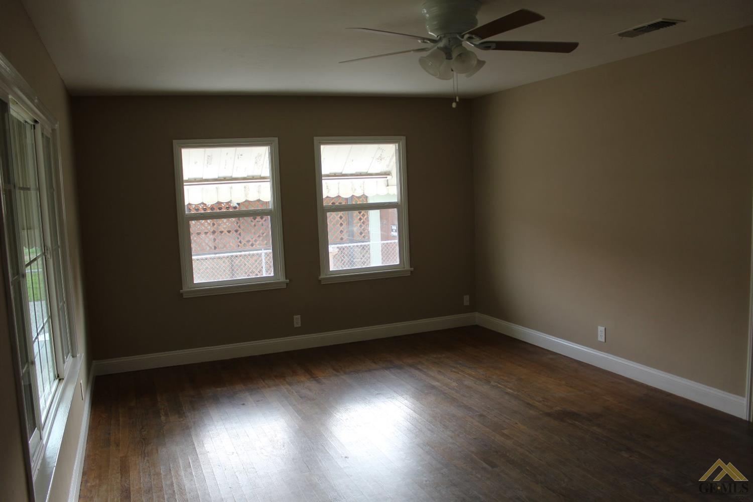 431 Sequoia Drive Bakersfield, CA 93308 - Photo 3 of 13