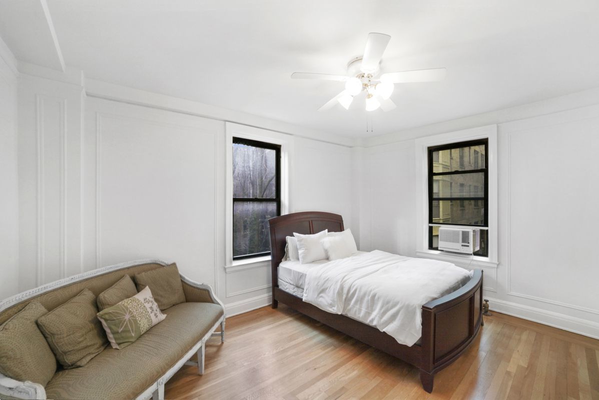 240 West 75th Street, Unit 4D Manhattan, NY 10023 - Photo 6 of 10