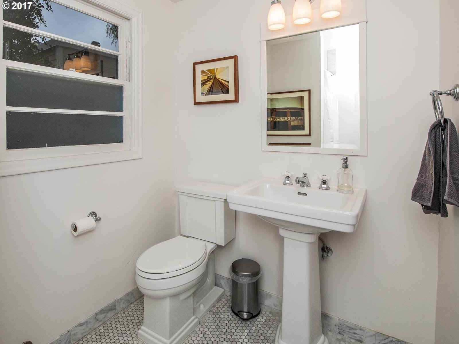 2923 Northeast Broadway Street Portland, OR 97232 - Photo 17 of 31