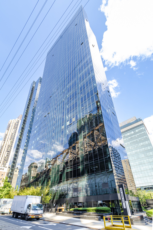 Two Sutton Place North 1113 York Ave, Manhattan, NY 10065 - Photo 3 of 3