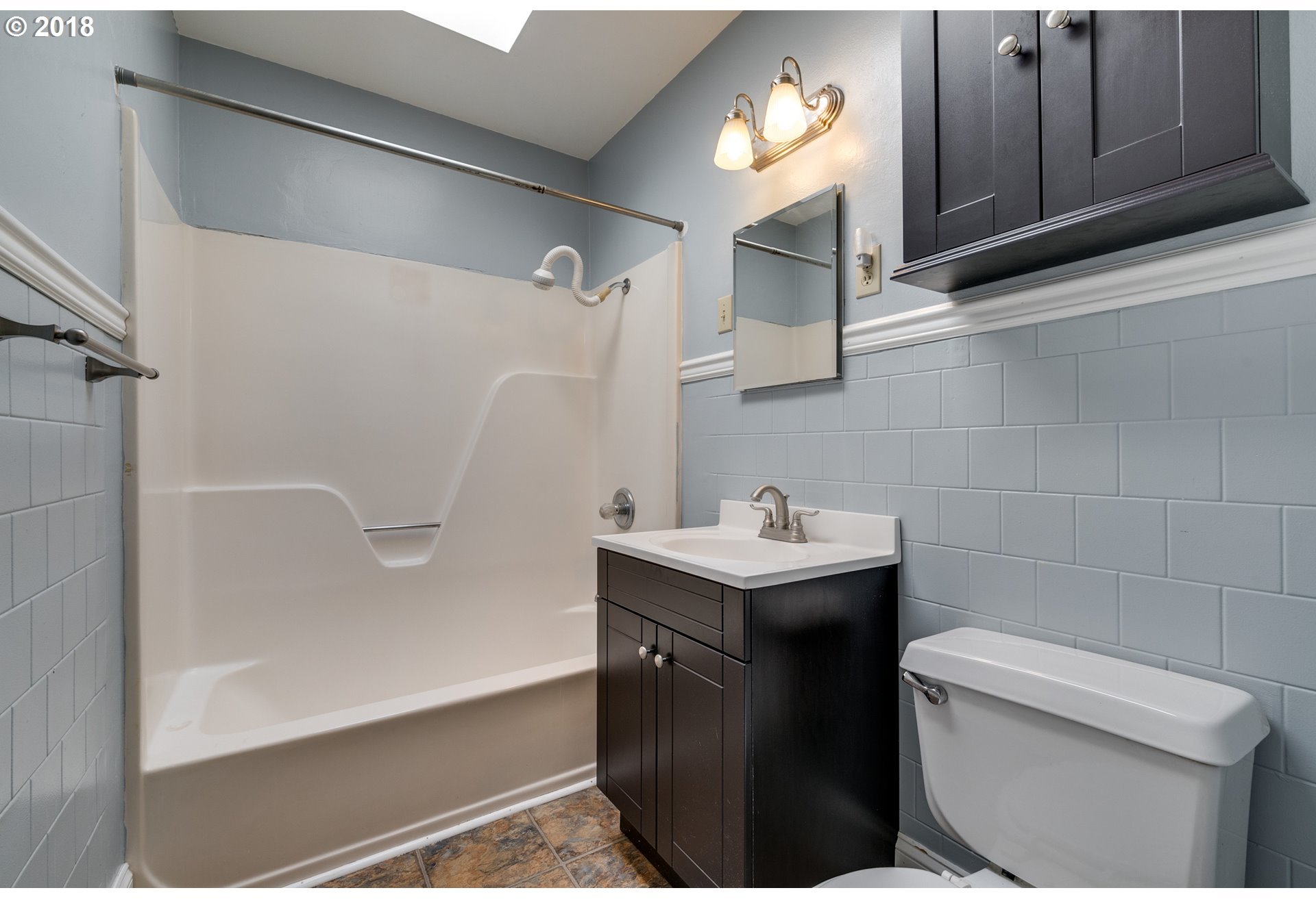 2204 Southwest Taylors Ferry Road Portland, OR 97219 - Photo 11 of 19 Gallery Image 11