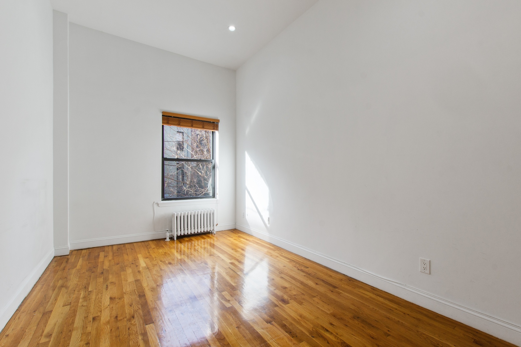 116 West 121st Street, Unit PARLOR Manhattan, NY 10027 - Photo 6 of 9