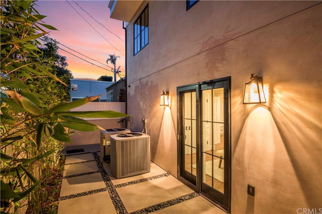 424 1st Street Manhattan Beach, CA 90266 - Photo 34 of 38