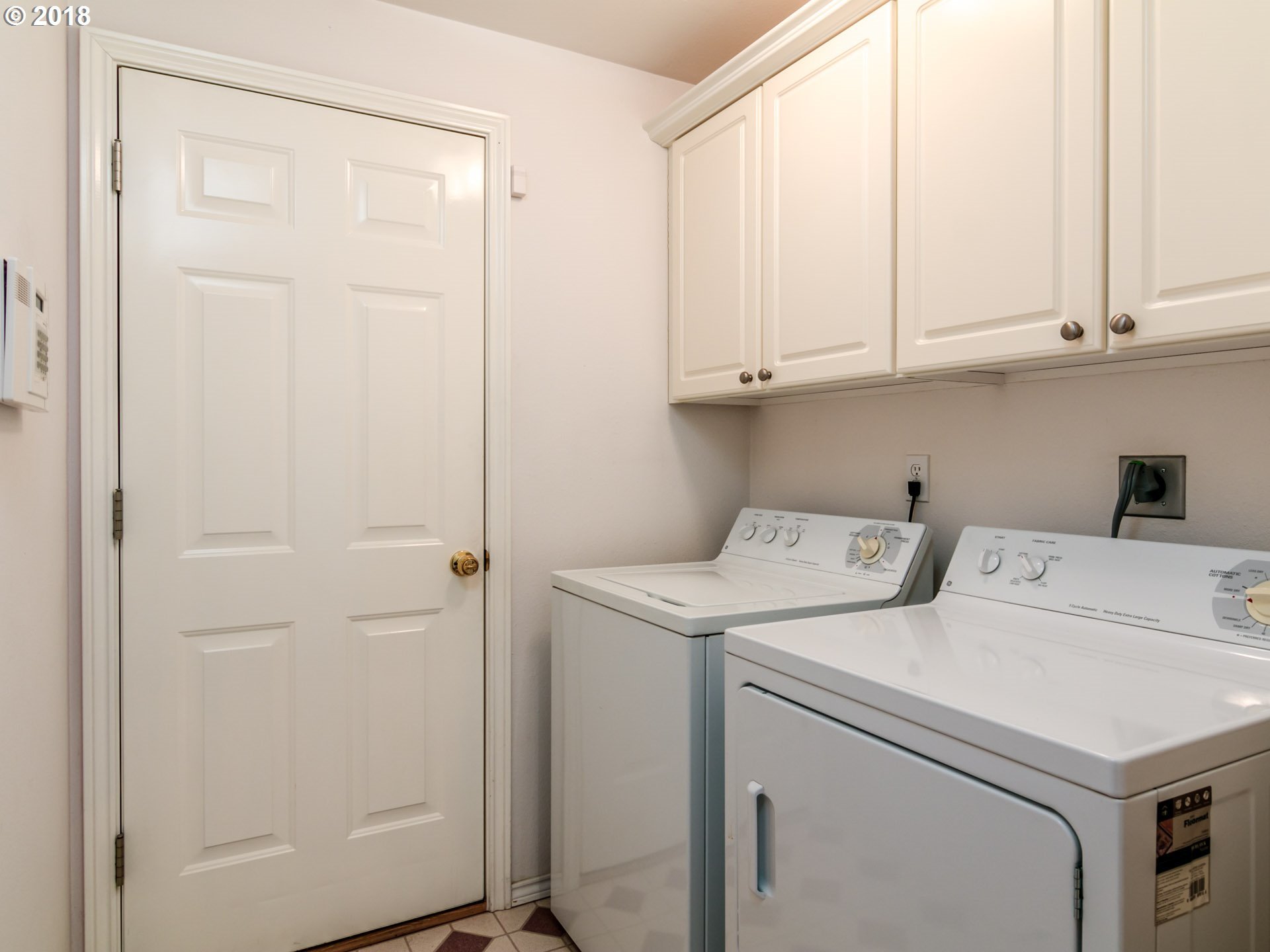 9085 Southwest Davies Road Beaverton, OR 97008 - Photo 12 of 23 Gallery Image 12