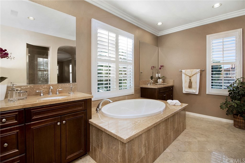 95 Chantilly Irvine, CA 92620 - Photo 33 of 40