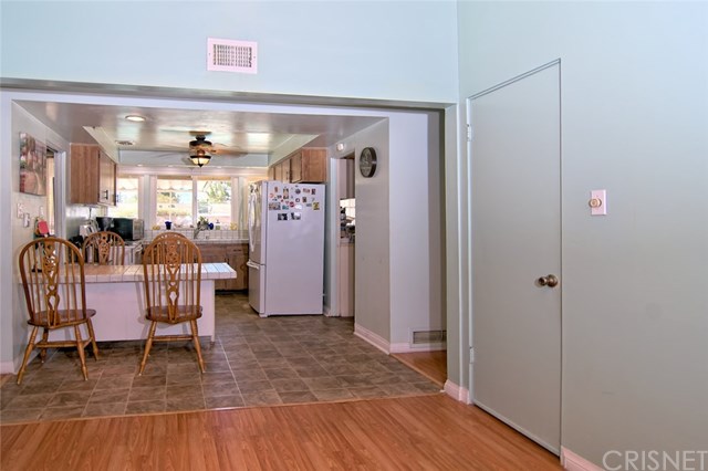 20448 Eccles Street Winnetka, CA 91306 - Photo 10 of 18