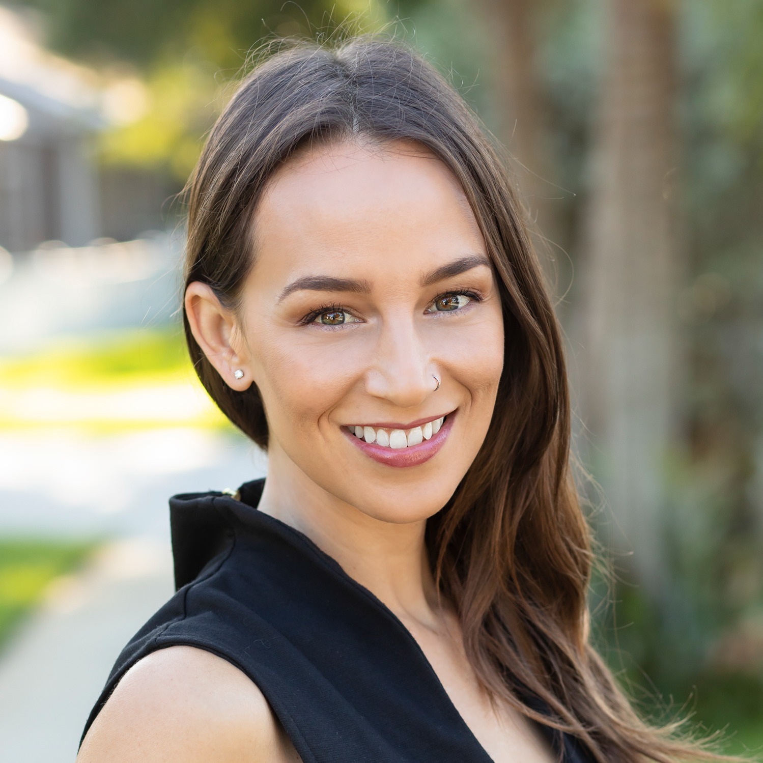 Headshot of Julia Arnold