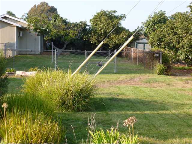 1647 Calavo Road Fallbrook, CA 92028 - Photo 4 of 22 Side Yard