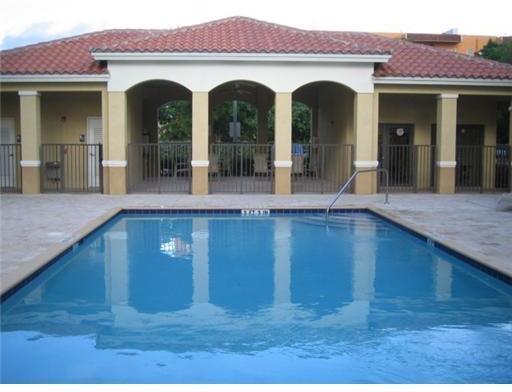 8440 Southwest 8th Street, Unit 404A Miami, FL 33144 - Photo 8 of 10
