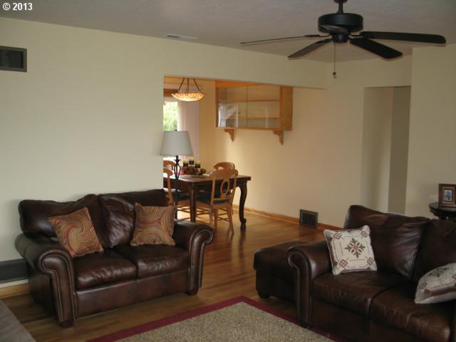 690 Frankton Road Hood River, OR 97031 - Photo 13 of 16 Gallery Image 13