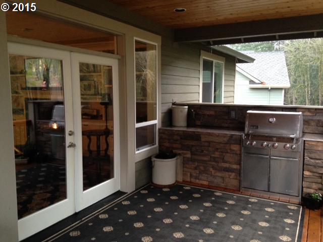 230 Southeast Gabbert Road Gresham, OR 97080 - Photo 4 of 16