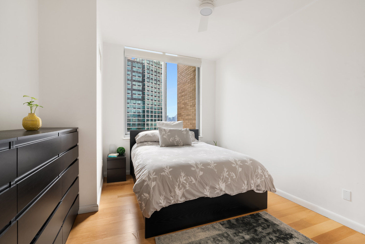 46-30 Center Boulevard, Unit 1706 Queens, NY 11109 - Photo 6 of 16