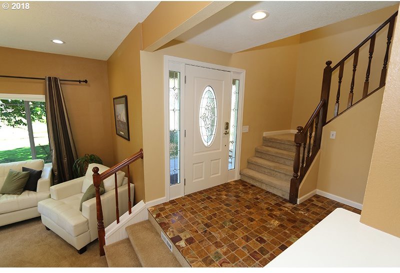 15152 South Loder Road Oregon City, OR 97045 - Photo 7 of 32 Gallery Image 7