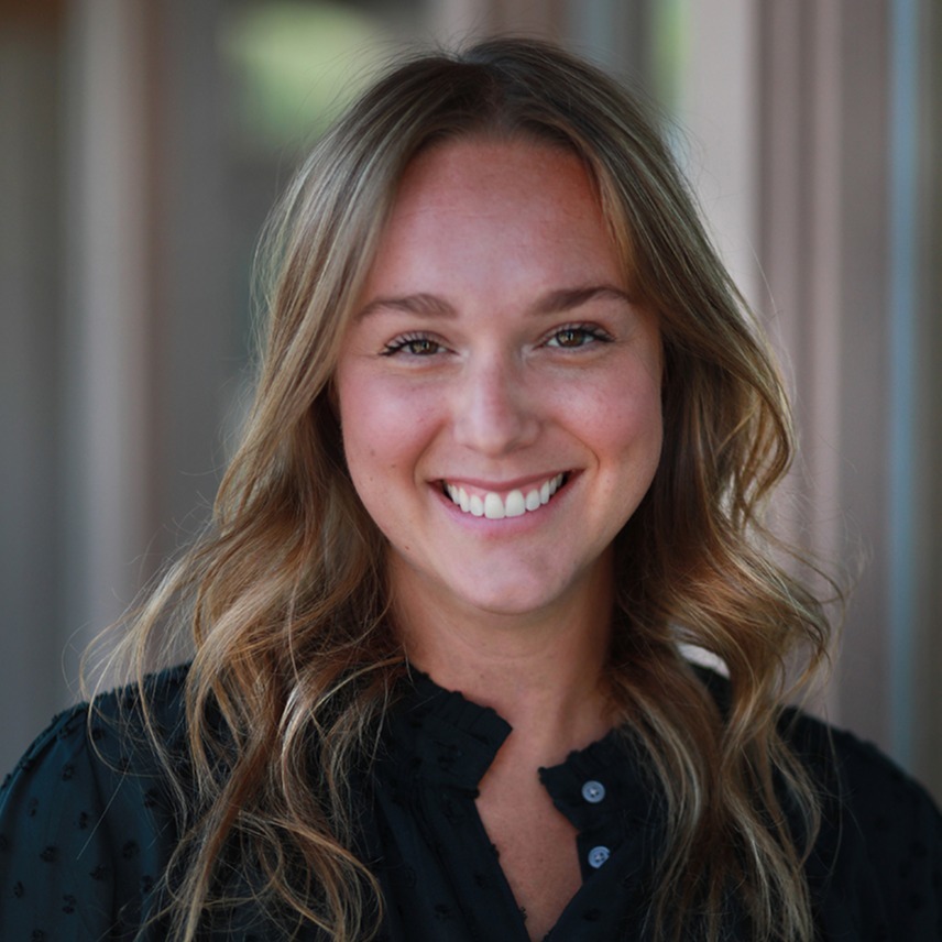 Headshot of Tess Hartnett