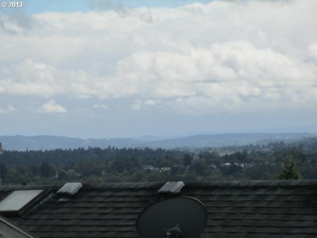 4534 Southwest View Point Terrace Portland, OR 97239 - Photo 12 of 16 Gallery Image 12